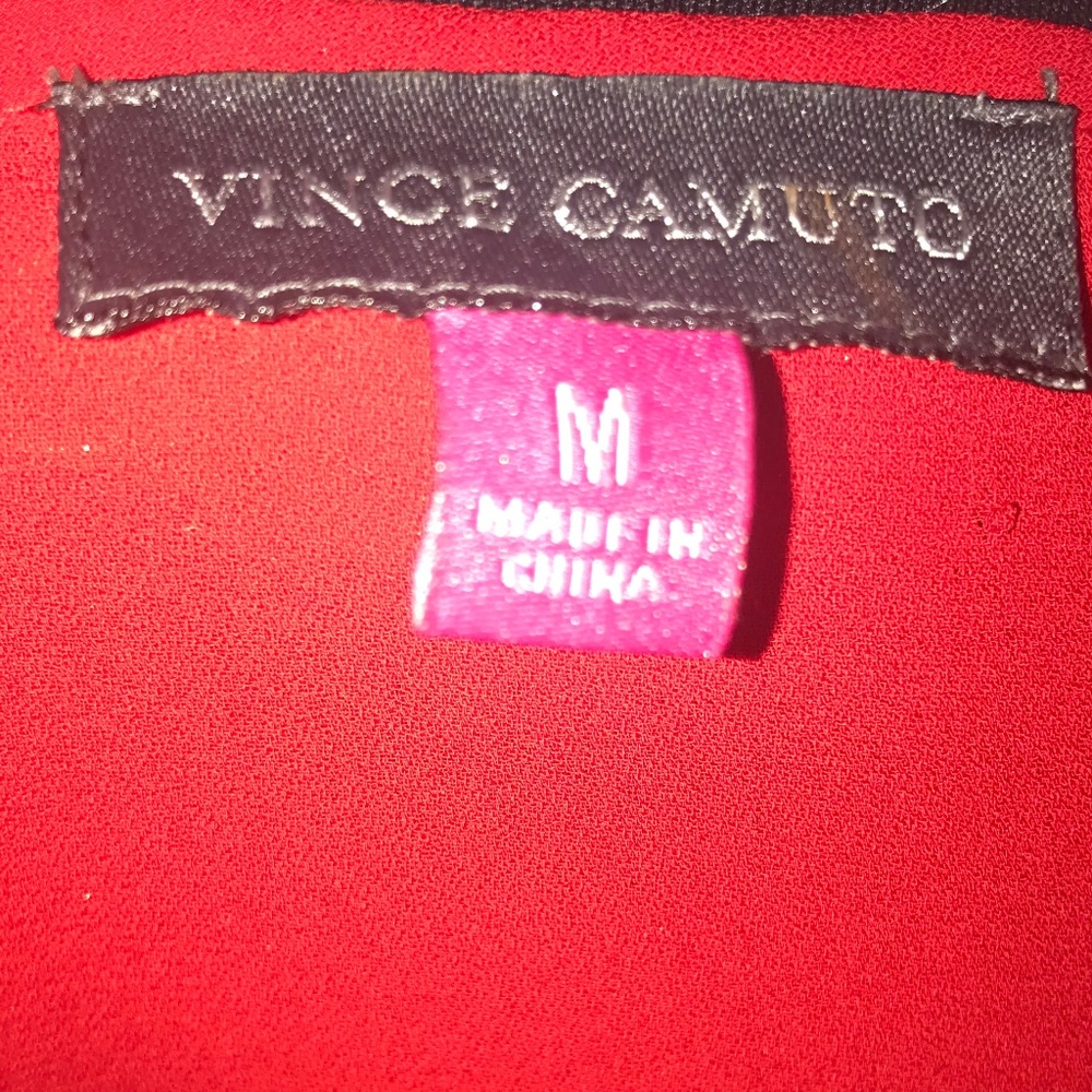 Vince Camuto Womens size medium Red Keyhole top - Picture 3 of 3